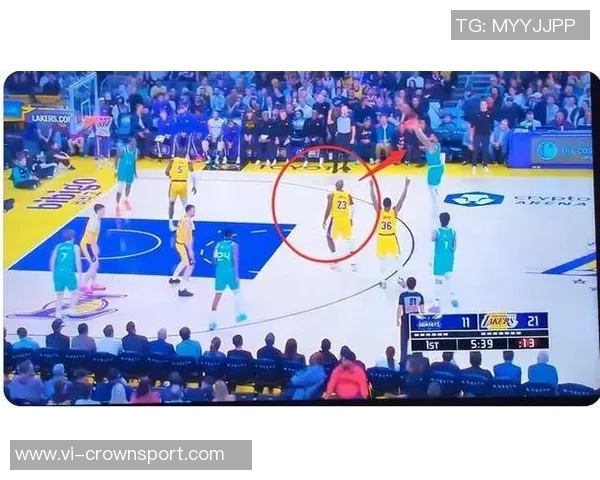 尼克史密斯谈黄蜂与湖人风格差异强调身体对抗的重要性 尼克史密斯谈黄蜂与湖人风格差异强调身体对抗的重要性