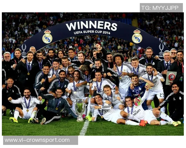 水晶宫追逐19岁荷兰新星斯米特面临曼联皇马强劲竞争 水晶宫追逐19岁荷兰新星斯米特面临曼联皇马强劲竞争