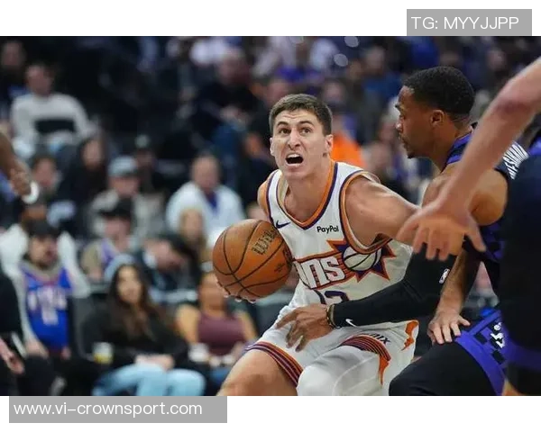 太阳主帅称布克将更多担任控卫角色提升球队进攻效率