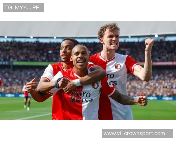 费耶诺德后卫回应拜仁传闻称队友常开玩笑我专注于个人成长